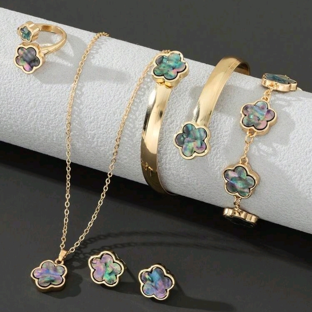 Gold and Multicolor Floral Jewelry Set